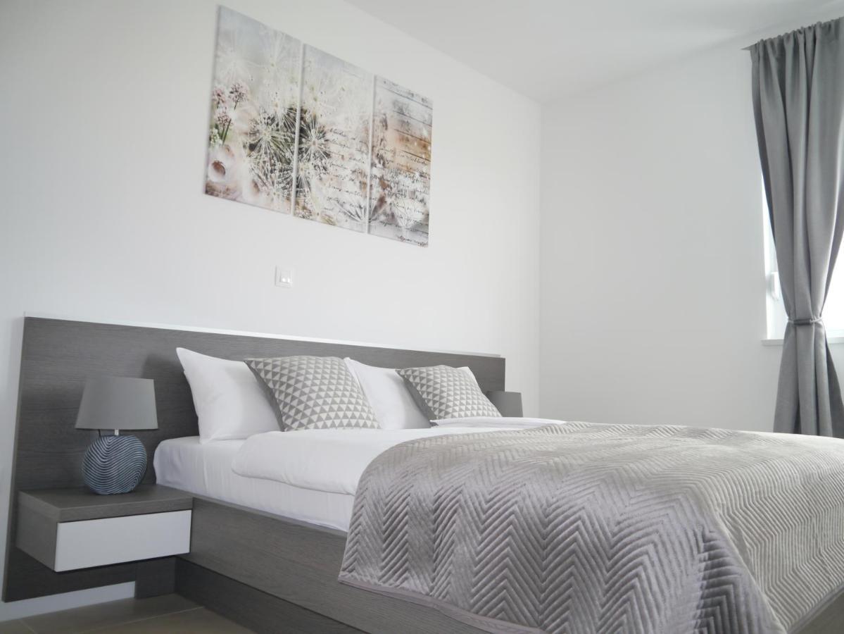Appartement Nova Excellence à Novalja Extérieur photo