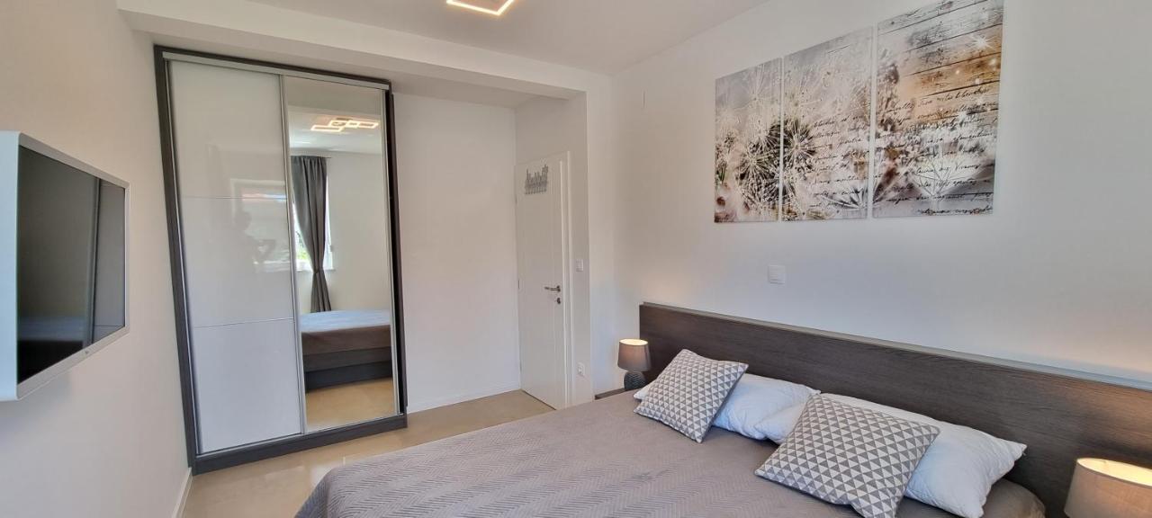 Appartement Nova Excellence à Novalja Extérieur photo