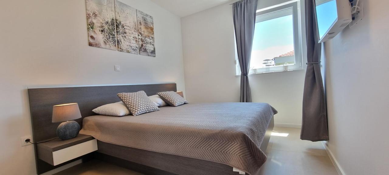 Appartement Nova Excellence à Novalja Extérieur photo